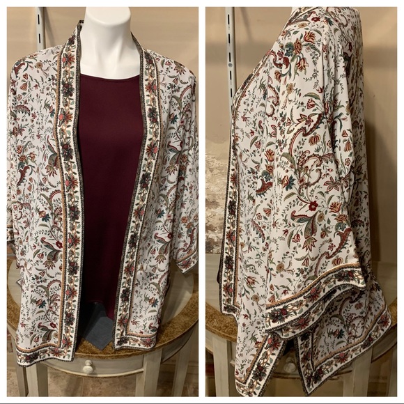 2 for $20🍒 🌺Floral Kimono Top🌺 - Picture 1 of 9
